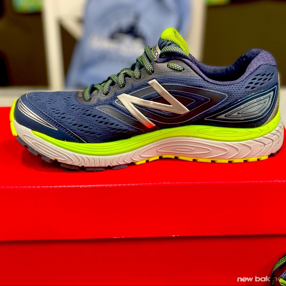 New Balance Blue/Green 880v7 Running shoe size 8.5